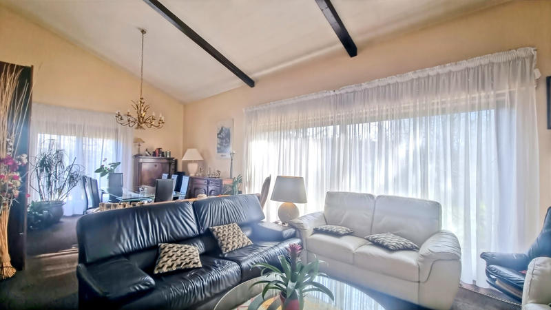 Maison - 295 m² - 6 pièces