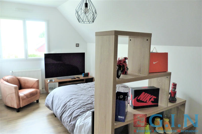 Maison - 201 m² - 9 pièces