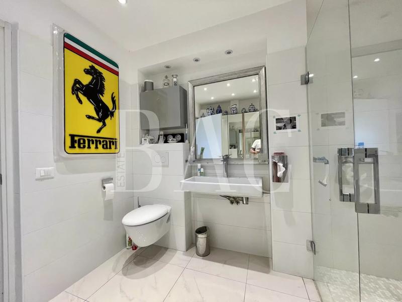 Appartement - 210 m² - 5 pièces