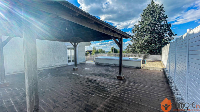 Maison - 295 m² - 9 pièces