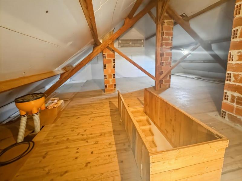 Maison - 99 m² - 5 pièces