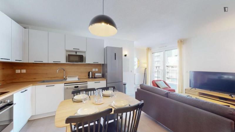 Chambre - 11 m² - 4 pièces