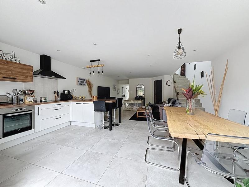 Maison - 134 m² - 4 pièces