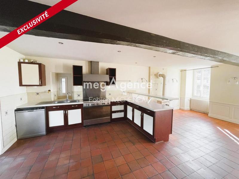 Maison ancienne - 233 m² - 10 pièces