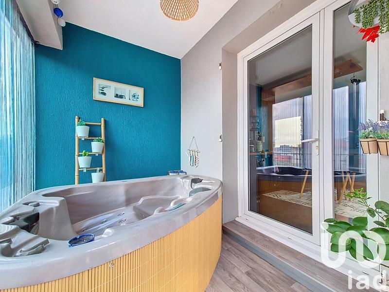 Maison - 240 m² - 10 pièces