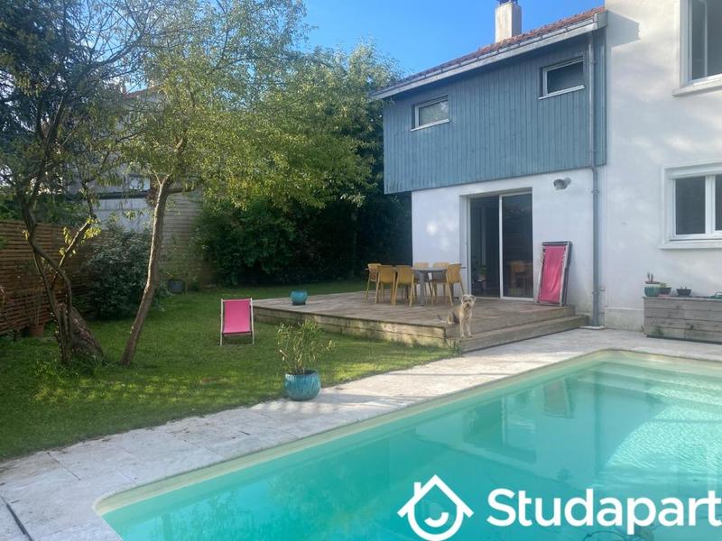 Chambre - 14 m² - 1 pièce