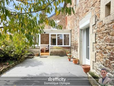 Maison - 140 m² - 8 pièces