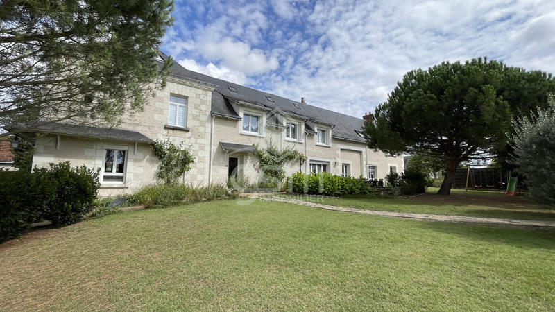 Maison - 383 m² - 13 pièces