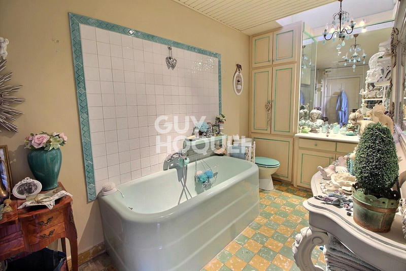 Maison de ville - 350 m² - 9 pièces