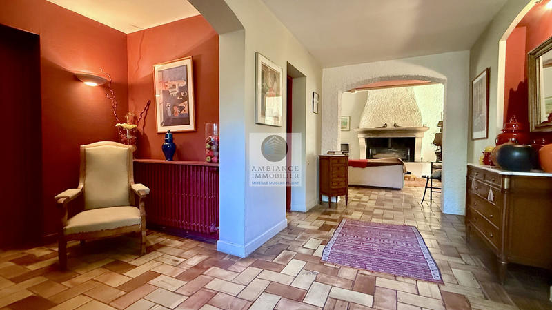 Maison - 240 m² - 7 pièces