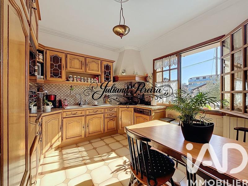 Maison - 172 m² - 7 pièces