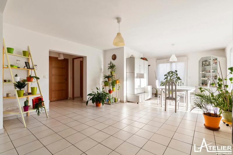 Maison - 196 m² - 7 pièces