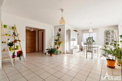 Maison - 196 m² - 7 pièces