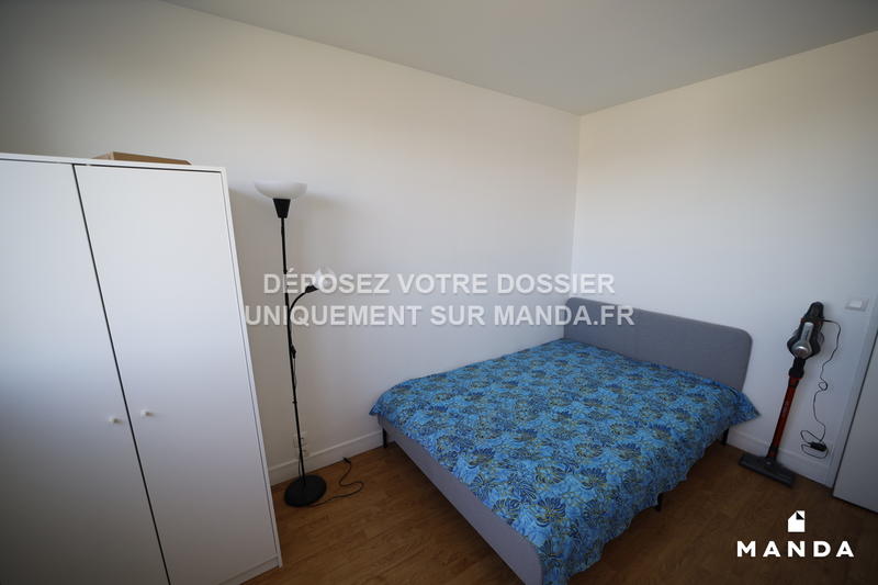 Chambre - 11 m² - 4 pièces
