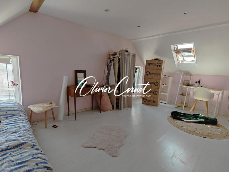 Maison - 169 m² - 9 pièces