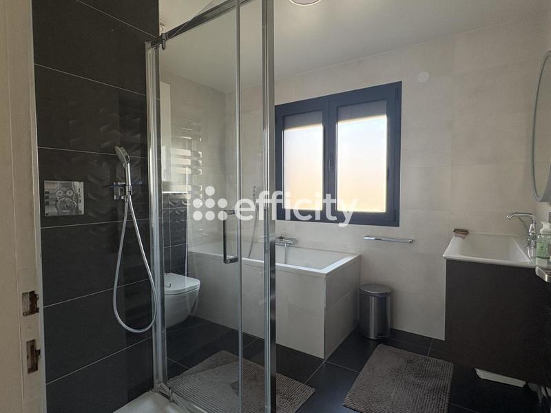 Pavillon - 101 m² - 5 pièces