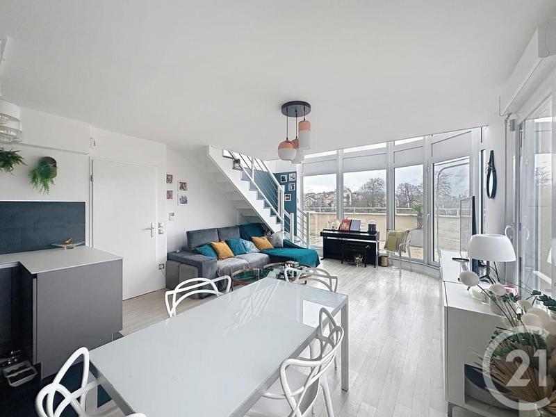 Duplex - 98 m² - 5 pièces