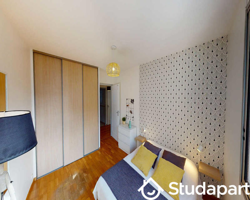 Chambre - 80 m² - 1 pièce