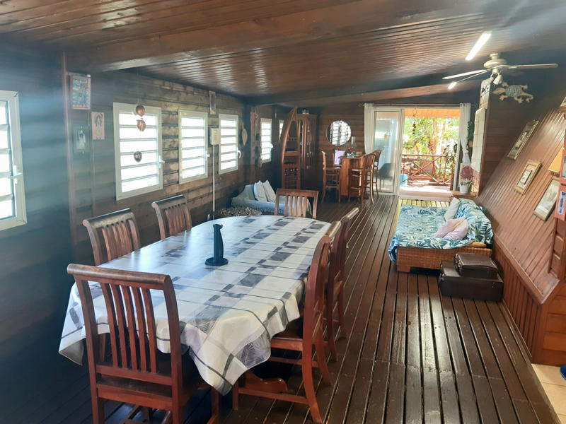 Propriété - 224 m² - 9 pièces