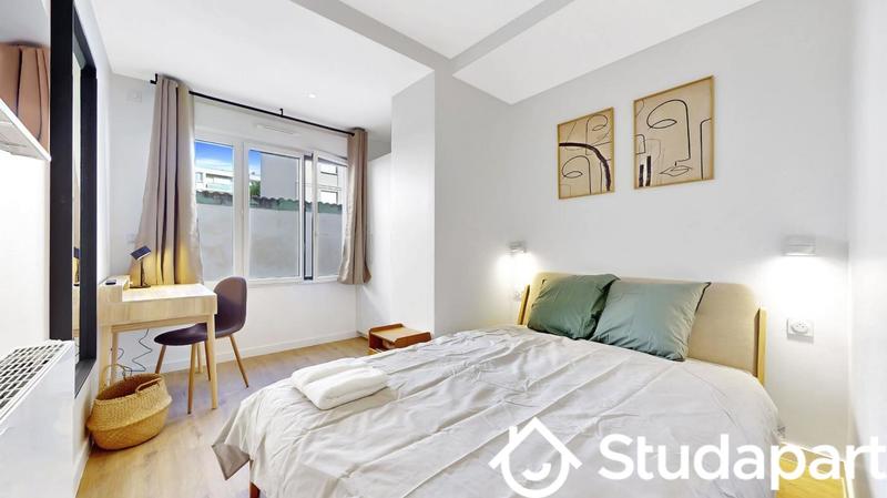 Chambre - 13 m² - 1 pièce