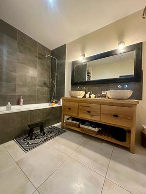 Maison - 96 m² - 3 pièces