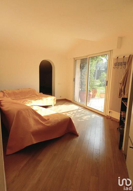 Maison - 215 m² - 5 pièces