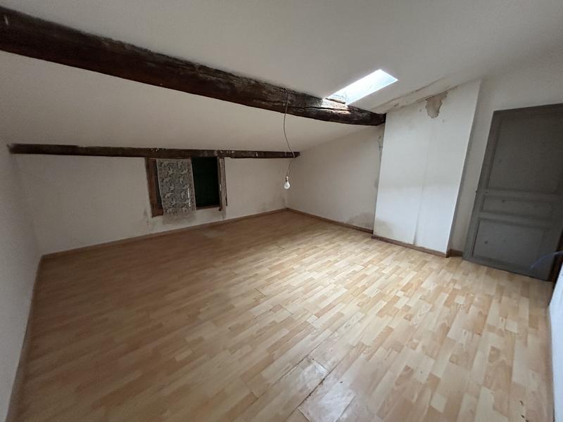 Maison traditionnelle - 150 m² - 9 pièces