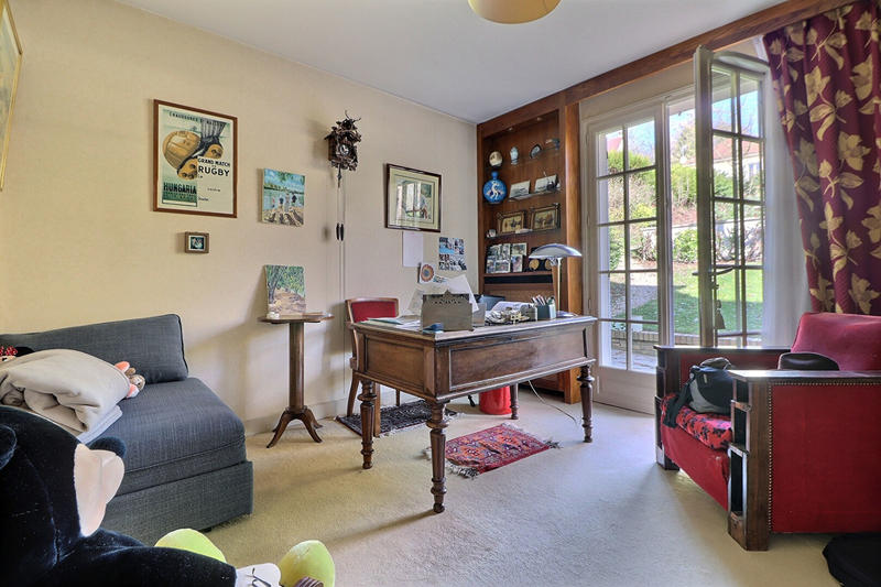 Maison - 255 m² - 8 pièces