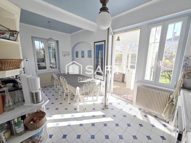 Villa - 194 m² - 8 pièces