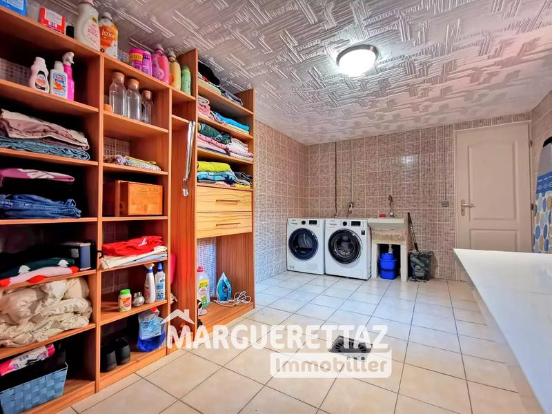 Villa - 352 m² - 10 pièces