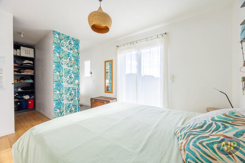 Maison - 95 m² - 5 pièces