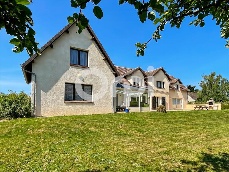 Maison - 308 m² - 9 pièces