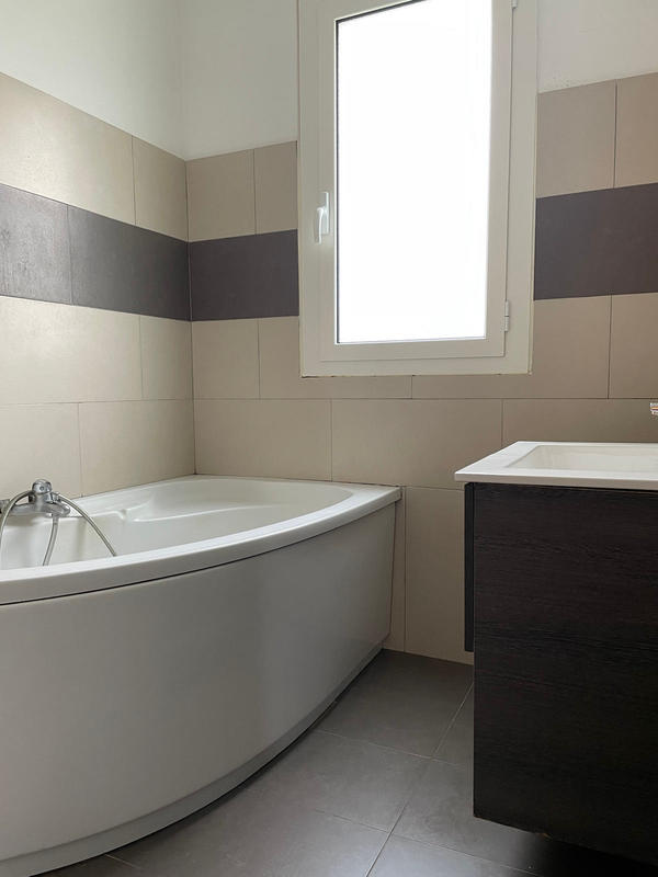 Villa - 200 m² - 10 pièces