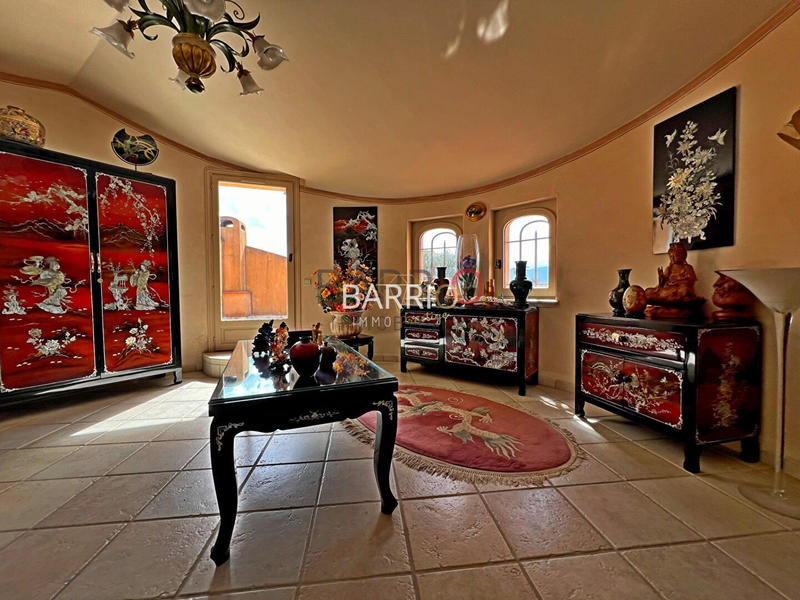 Maison - 208 m² - 7 pièces