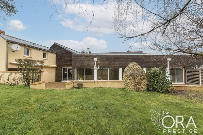 Maison - 189 m² - 8 pièces