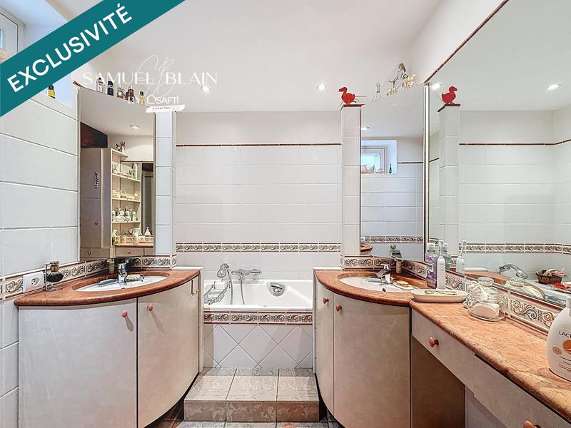 Maison de maîtres - 280 m² - 10 pièces