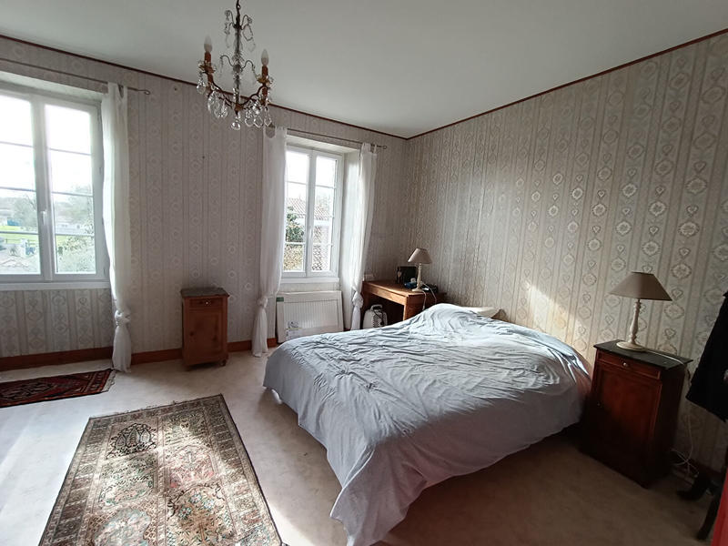 Maison - 287 m² - 10 pièces