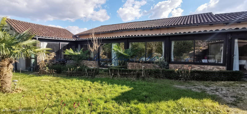 Maison - 170 m² - 8 pièces