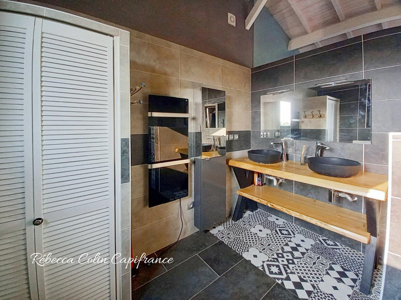 Maison - 184 m² - 6 pièces