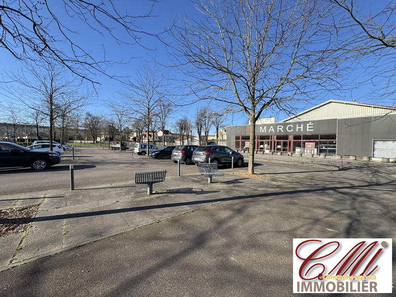 Local commercial - 2 000 m²