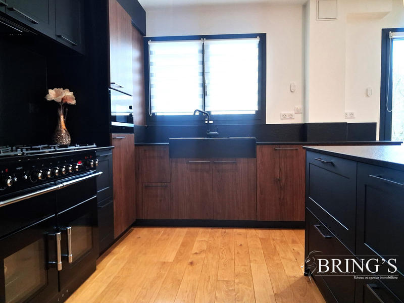 Maison - 170 m² - 6 pièces