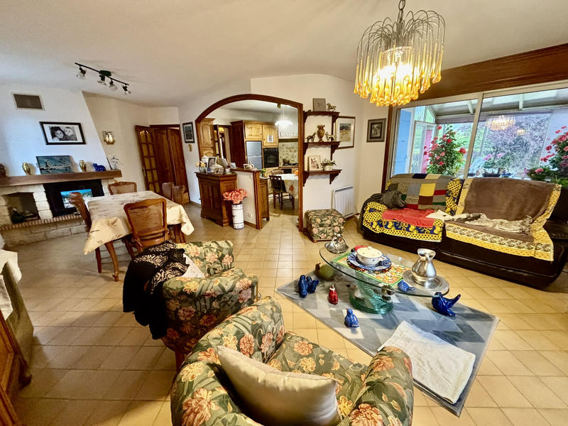 Maison - 204 m² - 8 pièces