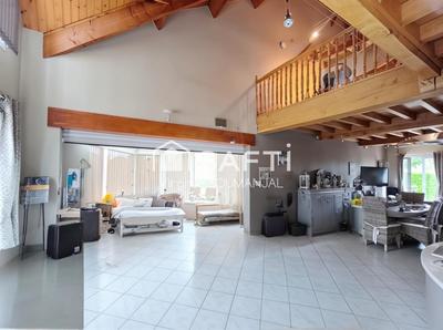 Maison - 221 m² - 6 pièces