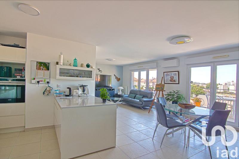 Appartement - 93 m² - 5 pièces