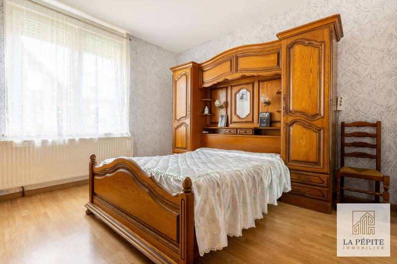 Maison - 216 m² - 6 pièces