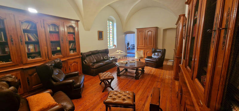 Maison - 519 m² - 14 pièces