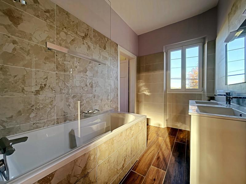 Villa - 186 m² - 8 pièces