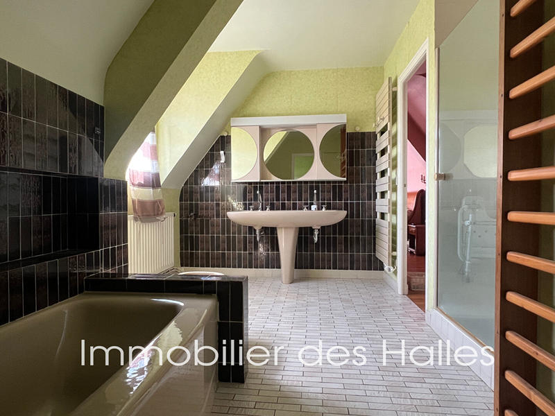 Maison - 213 m² - 6 pièces