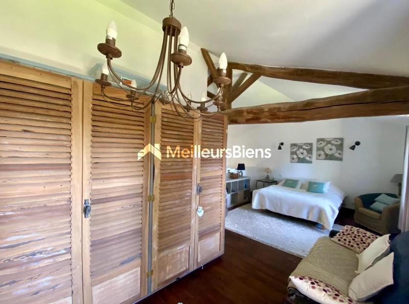 Corps de ferme - 225 m² - 7 pièces