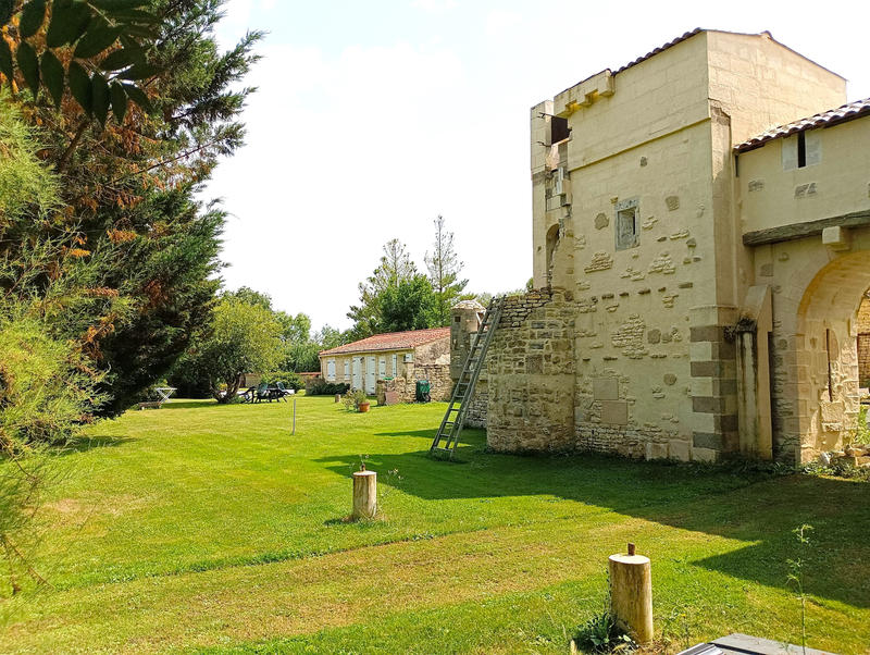 Maison - 215 m² - 10 pièces